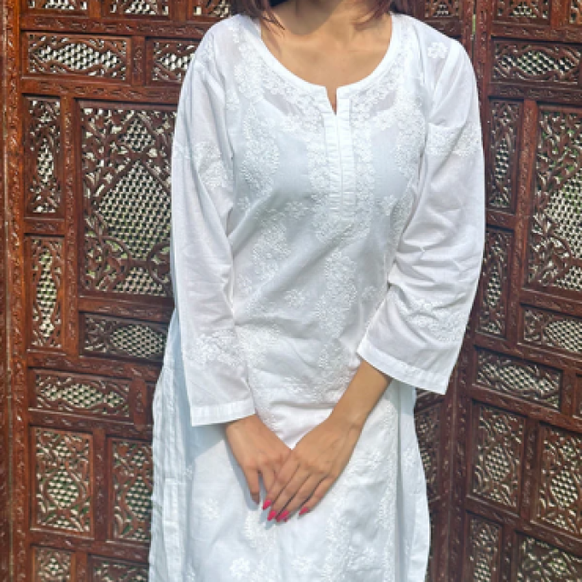White Chikankari Kurti | Festive Look From Nazrana Chikan